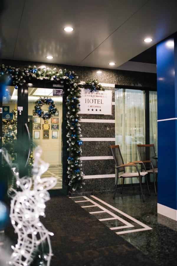 Iris Hotel Chisinau Exterior photo