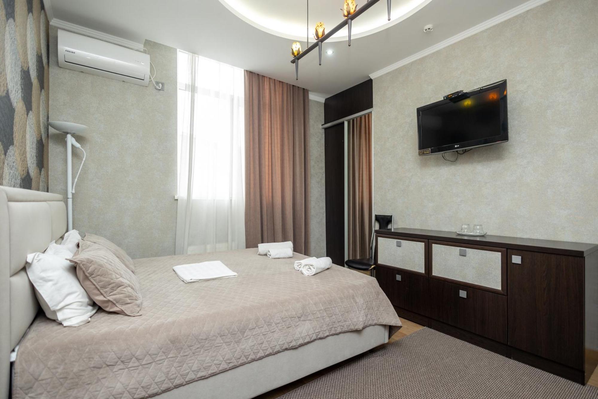 Iris Hotel Chisinau Exterior photo