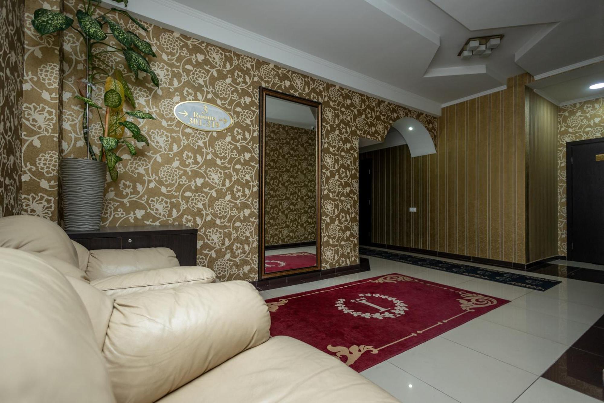 Iris Hotel Chisinau Exterior photo