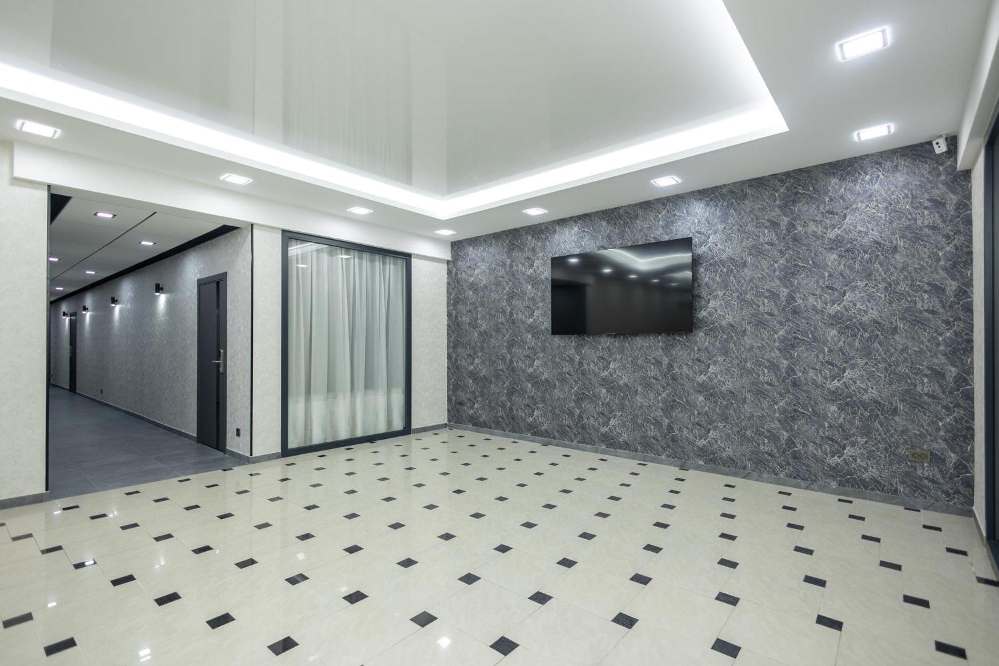 Iris Hotel Chisinau Exterior photo