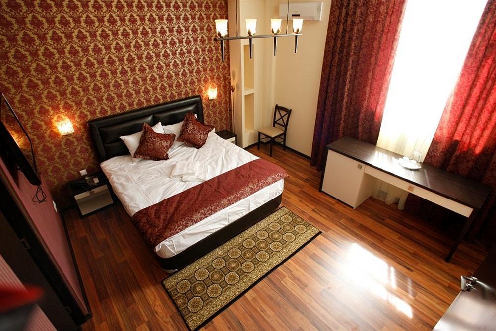 Iris Hotel Chisinau Room photo